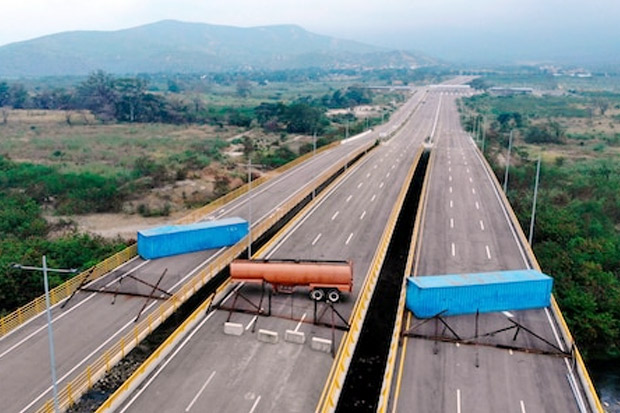 Tentara Venezuela Blokade Koridor untuk Bantuan Kemanusiaan