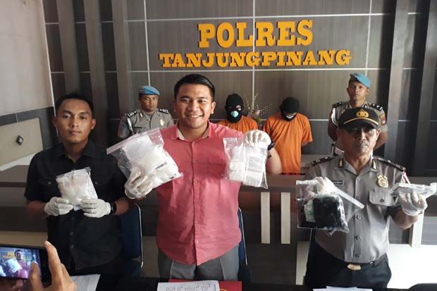 Satresnarkoba Buru Pemasok Sabu untuk Dua Bandar Narkoba Tanjungpinang