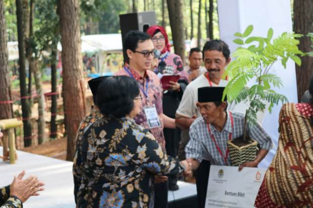 Perhutani Tuan Rumah Penyerahan SK Hutan Sosial oleh Presiden Jokowi