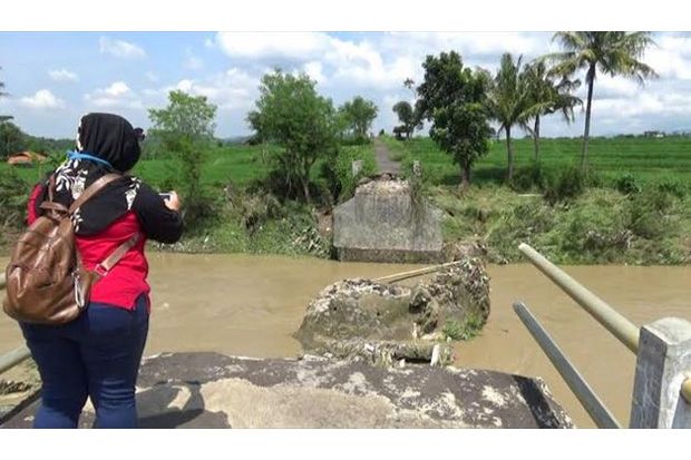 Jembatan di Kuningan Terputus akibat Sungai Meluap, 2 Desa Terisolir
