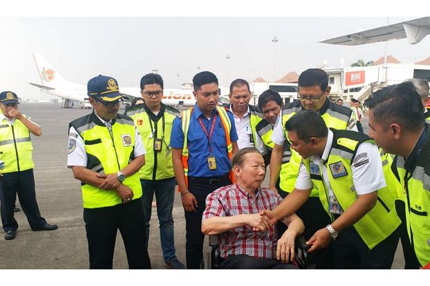 Petugas Kemenhub dan Maskapai Sidak Bandara Juanda Surabaya
