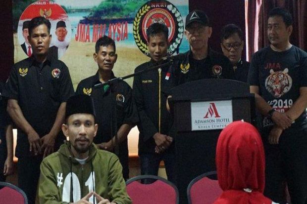 Ratusan Relawan Jokowi Macan Asia Deklarasi Dukung 01 di Malaysia