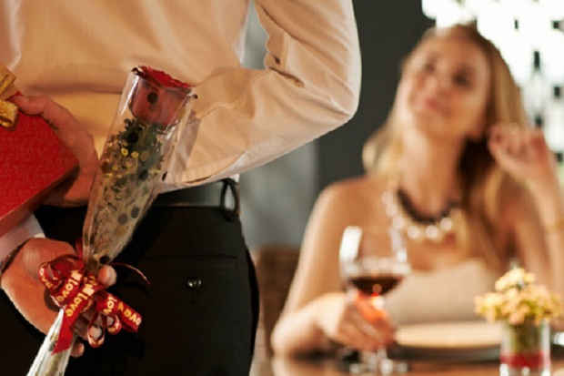 3 Tips Romantis Bersama Pasangan di Momen Valentine