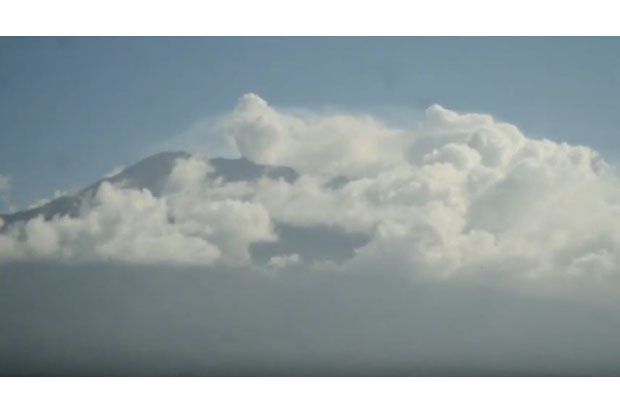 Gunung Agung Erupsi, Hujan Abu Landa Karangasem Bali