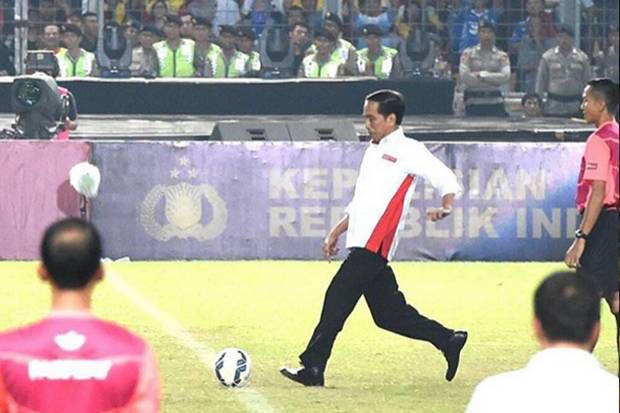 Demi  Kemajuan Sepak Bola Indonesia Jokowi Terbitkan Inpres