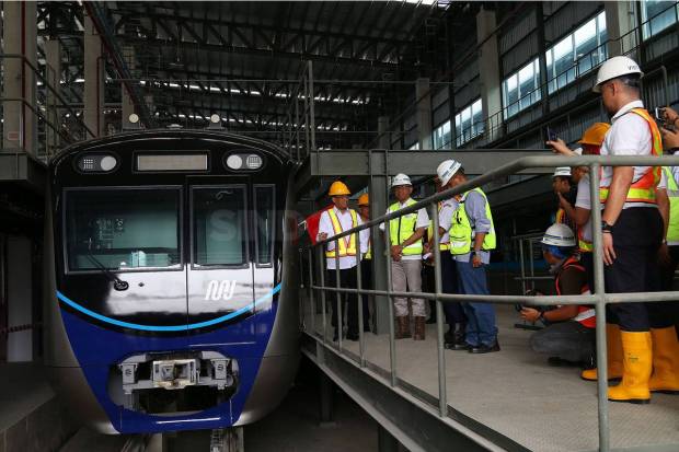 Budi Karya Targetkan MRT Jakarta Beroperasi Maret 2019