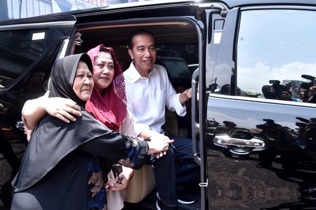 Jelang Debat, Jokowi Ajak Keluarga Makan Siang Bersama