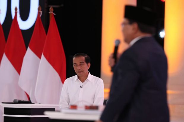 Saat Debat Capres, Jokowi Bawa Pulpen dan Prabowo Bawa Buku