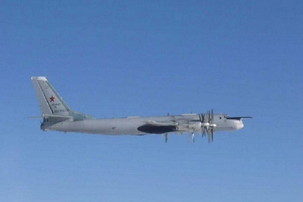 Jet-jet Tempur Jepang Cegat 4 Bomber Tu-95 dan 4 Su-35 Rusia