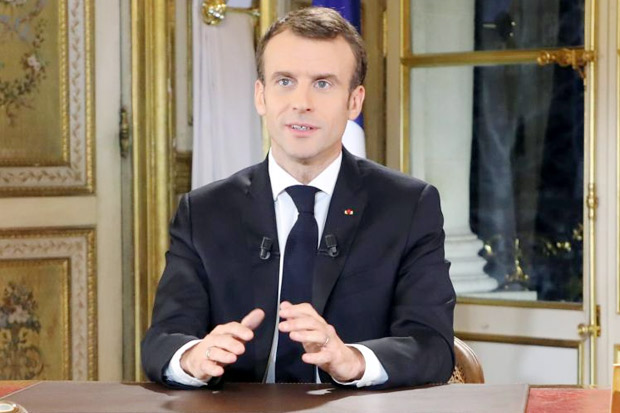 Macron Kutuk Demonstran Rompi Kuning