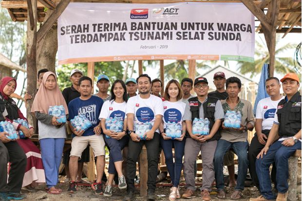 49 Ribu Botol Air Mineral Disalurkan untuk Korban Tsunami di Banten