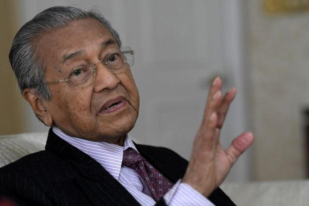 PM Malaysia Mahathir Diklaim akan Dikudeta, Anwar Ibrahim Menyangkal