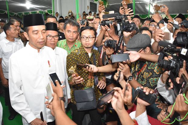 Jokowi Ungkap Alasan Pembagian 5 Ribu Sertifikat Tanah Dipercepat