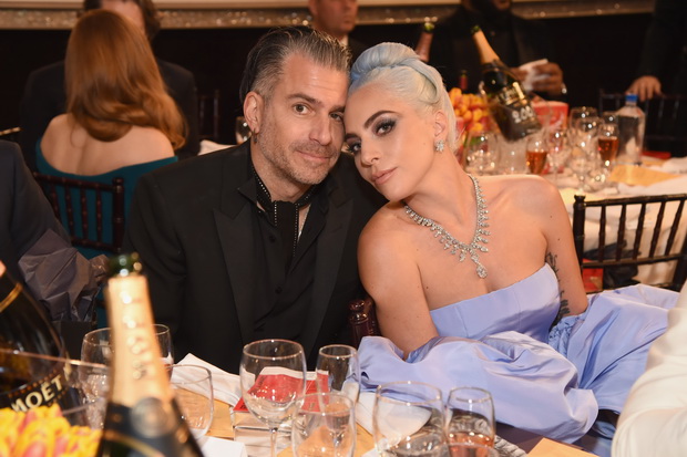 Pertunangan Lady Gaga dan Christian Carino Berakhir dengan Kegagalan