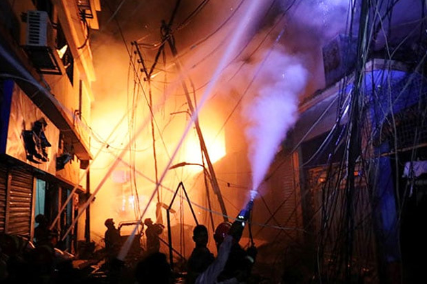 Horor, 56 Tewas Terpanggang dalam Kebakaran di Ibu Kota Bangladesh