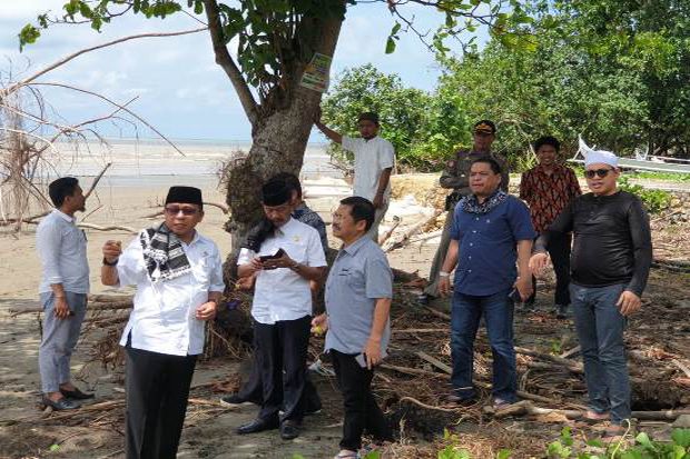 Bupati Pasangkayu Meminta Kementerian PU PR Membangun Tanggul Desa Karya Bersama