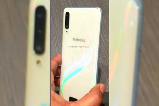 Samsung Galaxy A50 Muncul dalam Balutan Warna Putih Prism