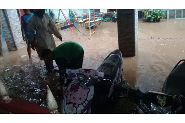 Pondok Pesantren Rais Syuriah PWNU Jabar Diterjang Banjir Bandang