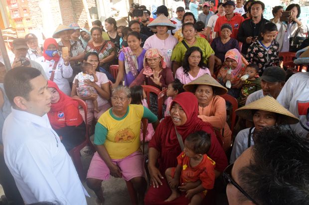 Kunjungi Kampung Nelayan Tambak Lorok Semarang, HT Dicurhati Ibu-ibu