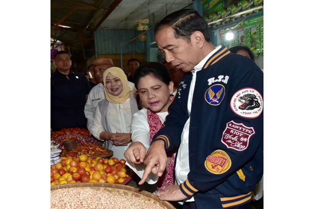 Ibu Iriana Jokowi Borong Jualan Pedagang Pasar Sentral Gorontalo
