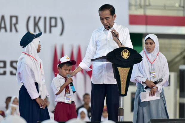 Presiden Jokowi Ajak Siswa Gunaka KIP untuk Kepentingan Pendidikan