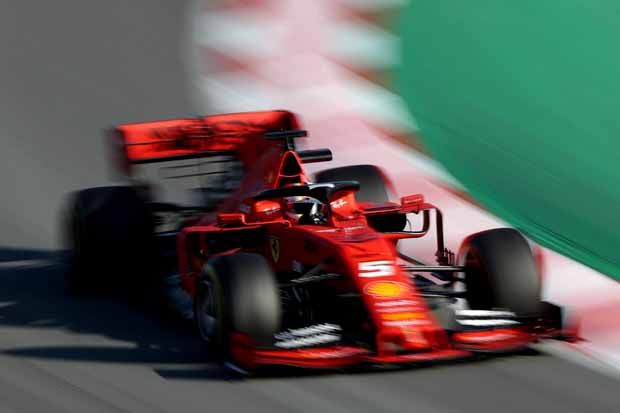 Vettel Kalahkan Catatan Waktu Hamilton di Tes Pramusim Barcelona
