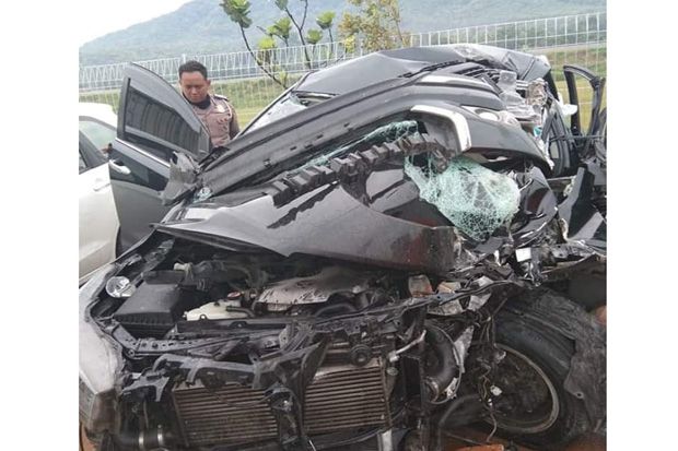 Mobil Bupati Demak Kecelakaan di Jalan Tol Batang, Sang Ajudan Tewas