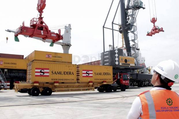 KA Pelabuhan Kuala Tanjung Persingkat Distribusi Logistik Sumut