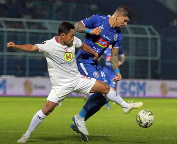 Arema FC Cetak Comeback Dramatis atas Barito Putera