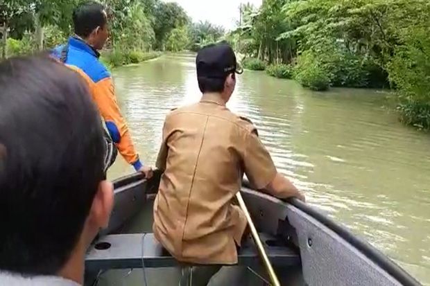 Ketua DPRD dan Bupati Kobar Tinjau Banjir di Desa Sungai Hijau