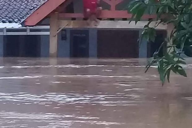Madiun Dilanda Banjir Hebat, 515 Orang Dievakuasi