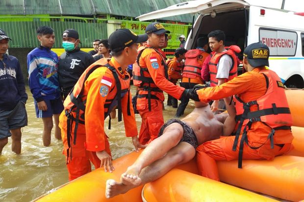 Kabupaten Bandung Diterjang Banjir, Seorang Warga Andir Tewas