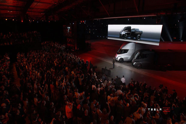 Tesla Perkenalkan Pickup Bertampang Futuristik Bertenaga Badak