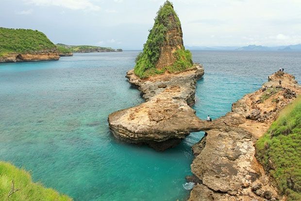 Mengintip Indahnya Tanjung Bloam yang Tersembunyi di Lombok