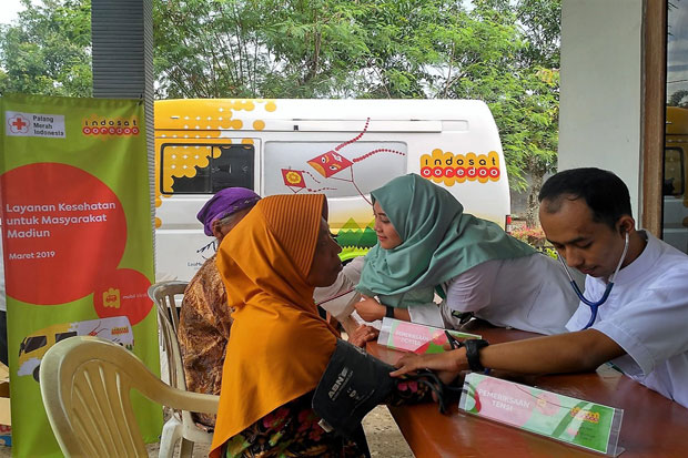 Indosat Ooredoo Salurkan Donasi untuk Korban Banjir Madiun