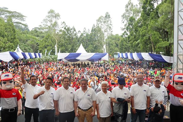 JNE Persolid Karyawan Mitra Lewat Employee Agen Gathering 2019