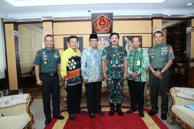 Panglima TNI Apresiasi Kiprah Paman Birin dalam Olahraga