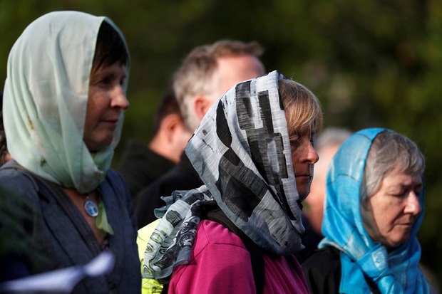 Selandia Baru Peringati Serangan Teroris dengan Azan dan Jilbab