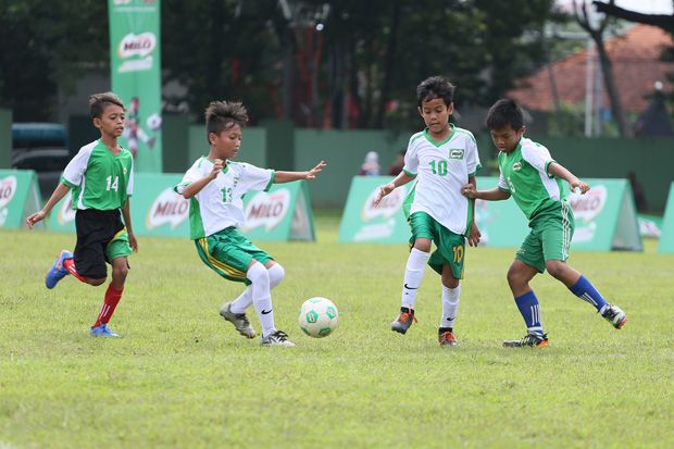 Ratusan Siswa SD di Surabaya Antusias Ikuti MILO Football Championship