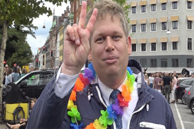 Bakar Alquran, Politisi Anti-Islam Denmark Dilempari Telur