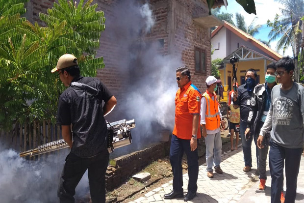 Cegah DBD, Rescue Perindo Banten Asapi 200 Rumah Warga di Serang