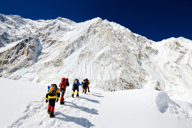 Gletser di Everest Mencair, Ratusan Mayat Pendaki Bermunculan