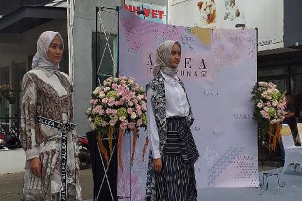 Perancang Senior Itang Yunasz Rilis Fashion Muslim Terbaru