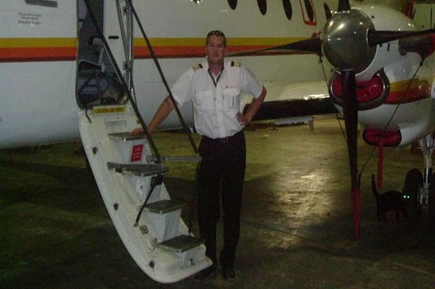 Pilot Ini Tabrakkan Pesawat ke Lokasi Pesta untuk Bunuh Istrinya