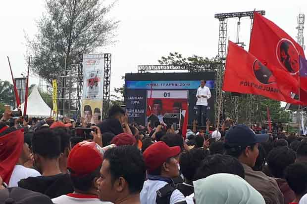 Pamerkan 3 Kartu Sakti, Jokowi: Siapa yang tak Setuju Diberi Sepeda