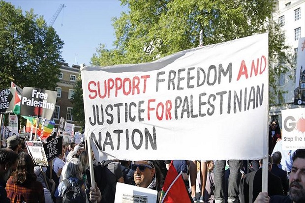 Ratusan Orang di London Gelar Aksi Bela Palestina