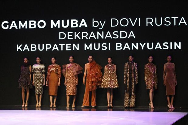Gambo Muba Tampil Memukau di Ajang Indonesia Fashion Week 2019