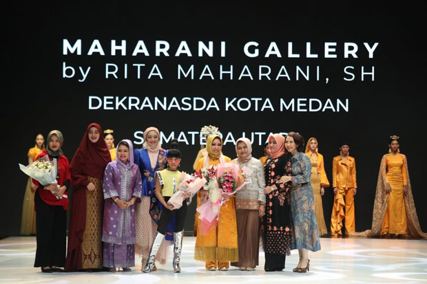 Songket Medan Tampil Memukau di Ajang Indonesia Fashion Week 2019
