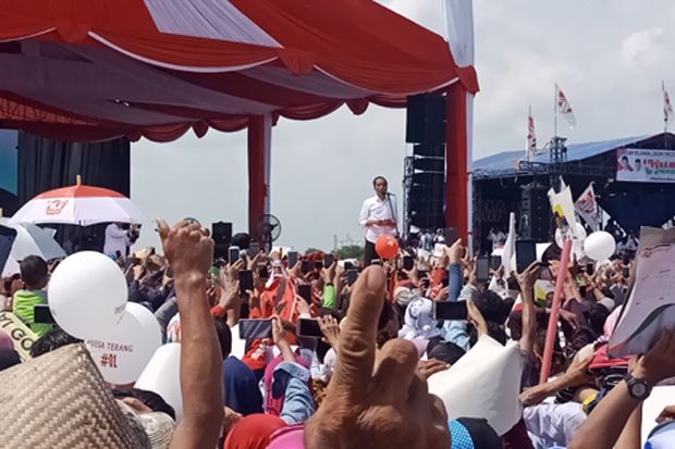 Kampanye di Cirebon, Jokowi Paparkan Tiga Kartu Sakti