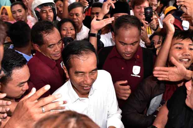 Antusiasme Warga Sumut Sambut Jokowi di Asahan